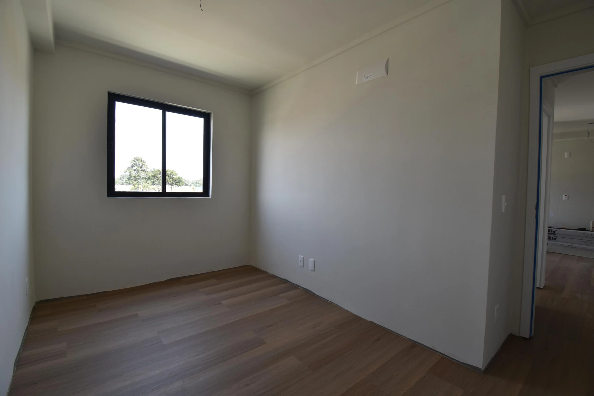 Glass-enclosed balcony in a 2-bedroom apartment, 53 m² — photo 12