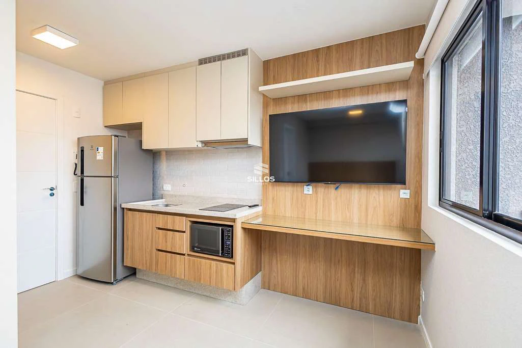 Furnished 1-bedroom apartment with a real desk — photo 2