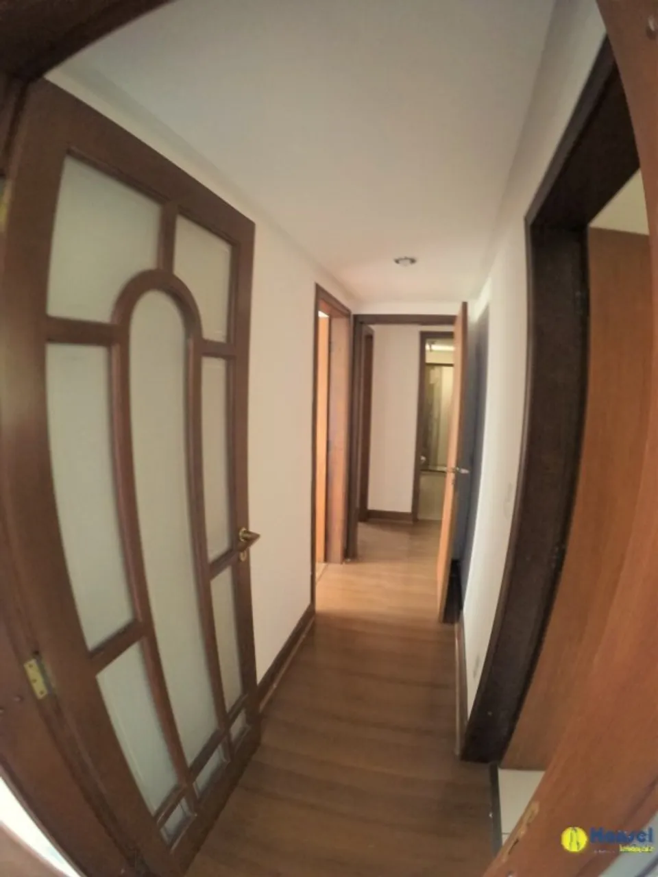 Apartamento de 3 quartos com cozinha a gás e varanda fechada — photo 17