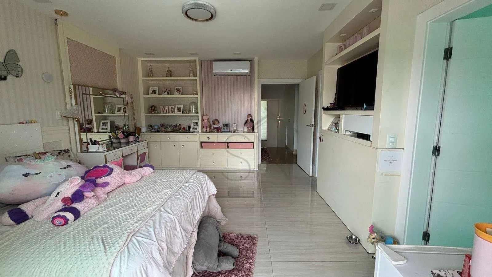 Furnished house 830 m² with 6 bedrooms and open kitchen — photo 32