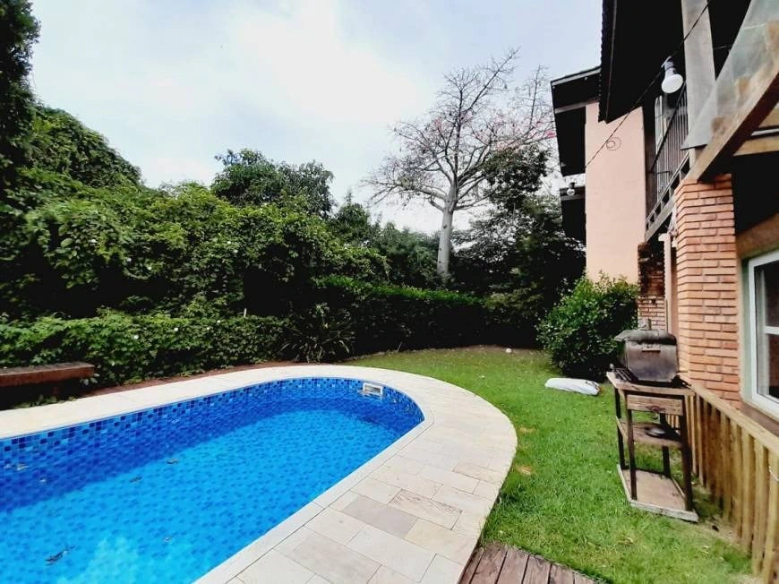 Casa de 244 m² con piscina privada y bañera — photo 17