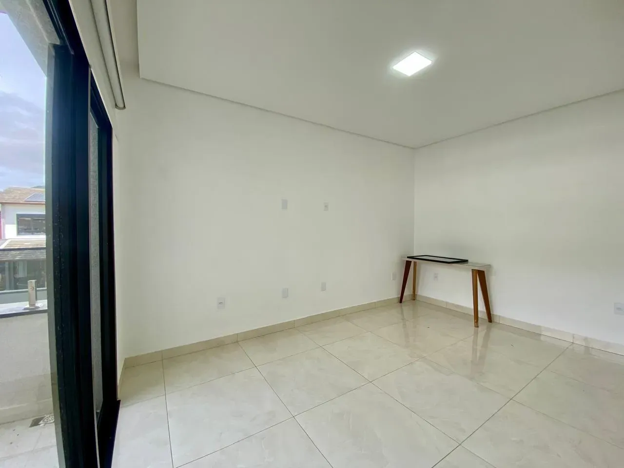 240 m² house with a garden and a bathtub — photo 23