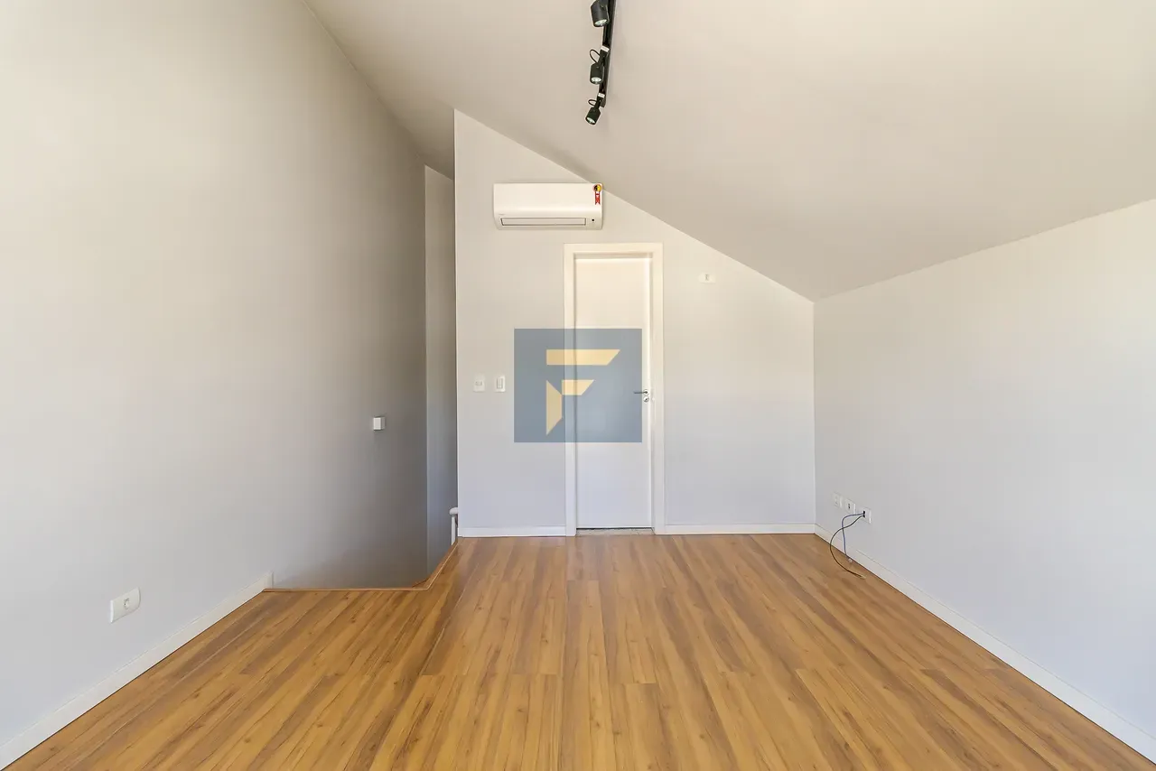 Furnished 140 m² house with 4 bedrooms and open-plan kitchen — photo 42