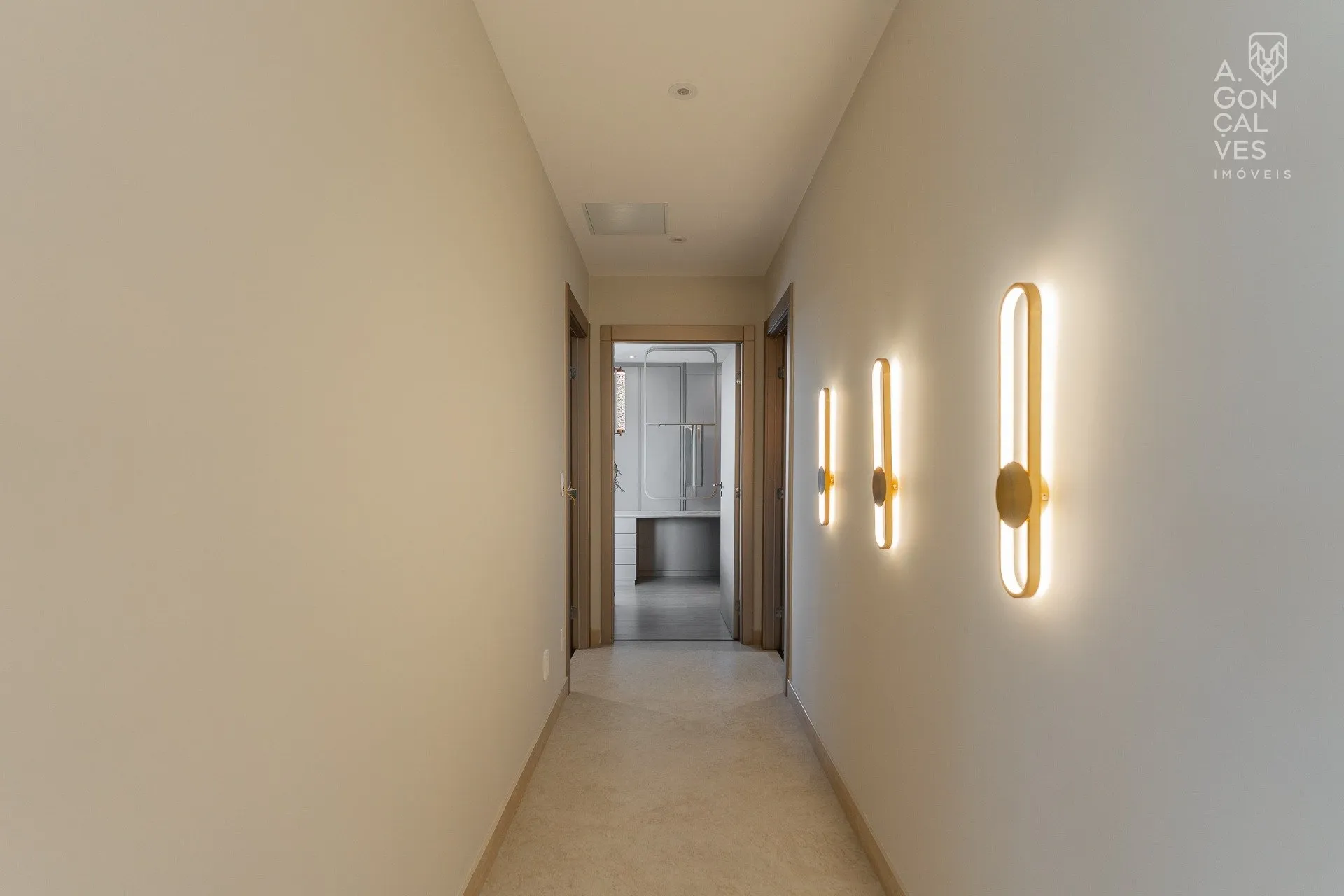 Furnished apartment with 3 suites and 257 m² — photo 68