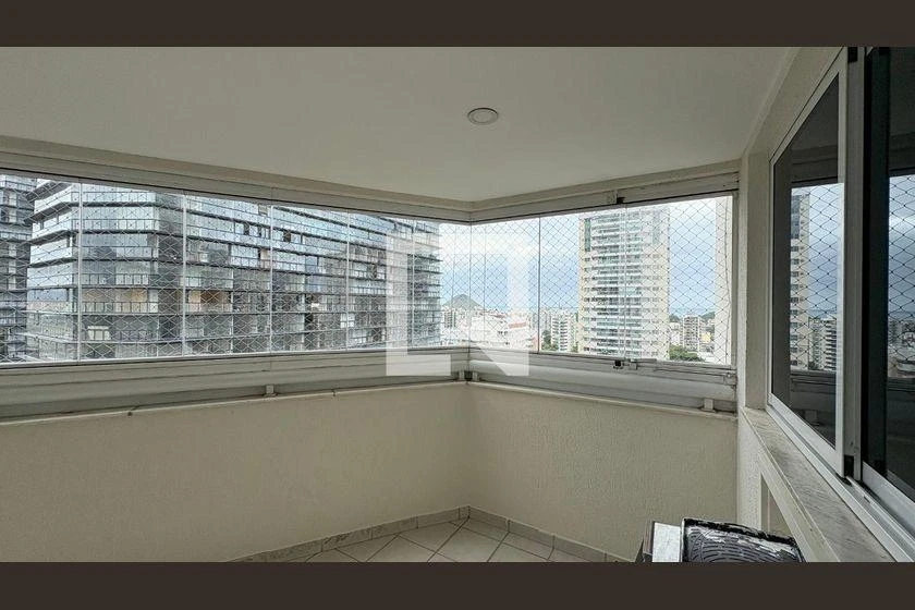 Apartment, 105 m², with a glass-enclosed balcony — photo 26