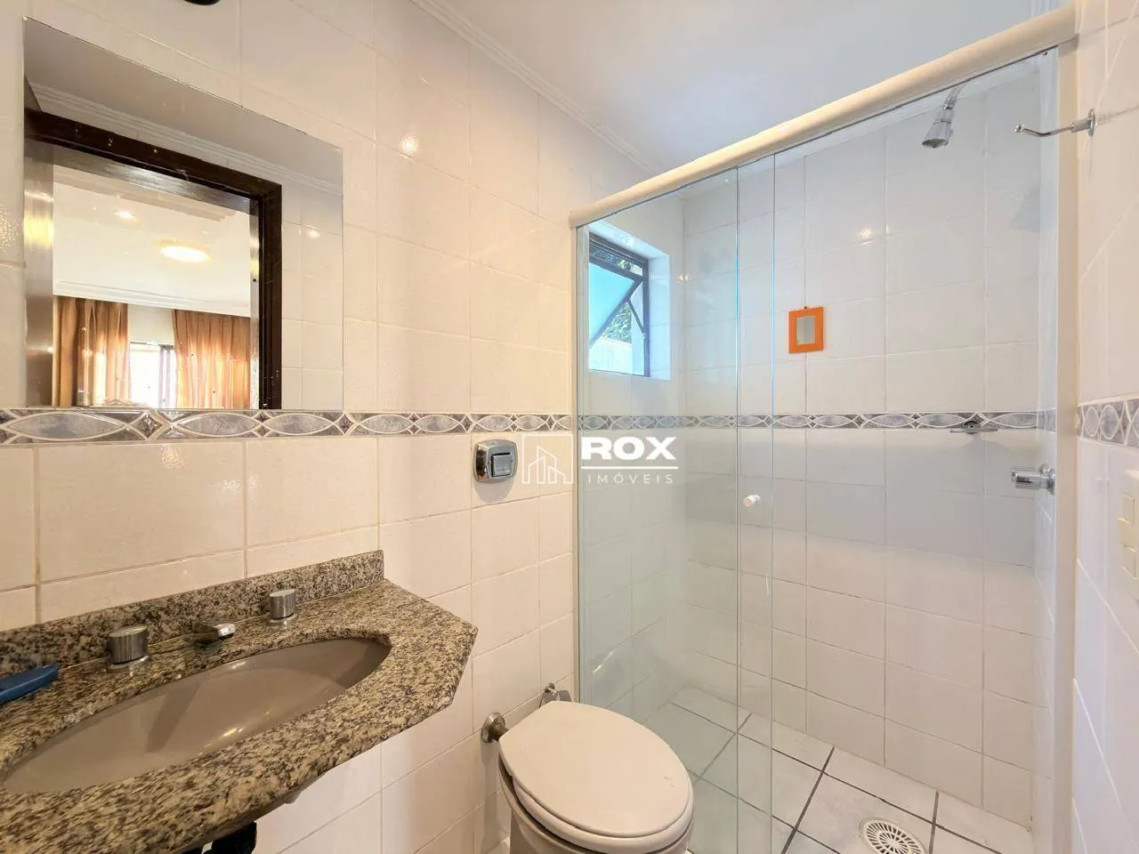 Garden apartment with 3 bedrooms and 1 en-suite — photo 17