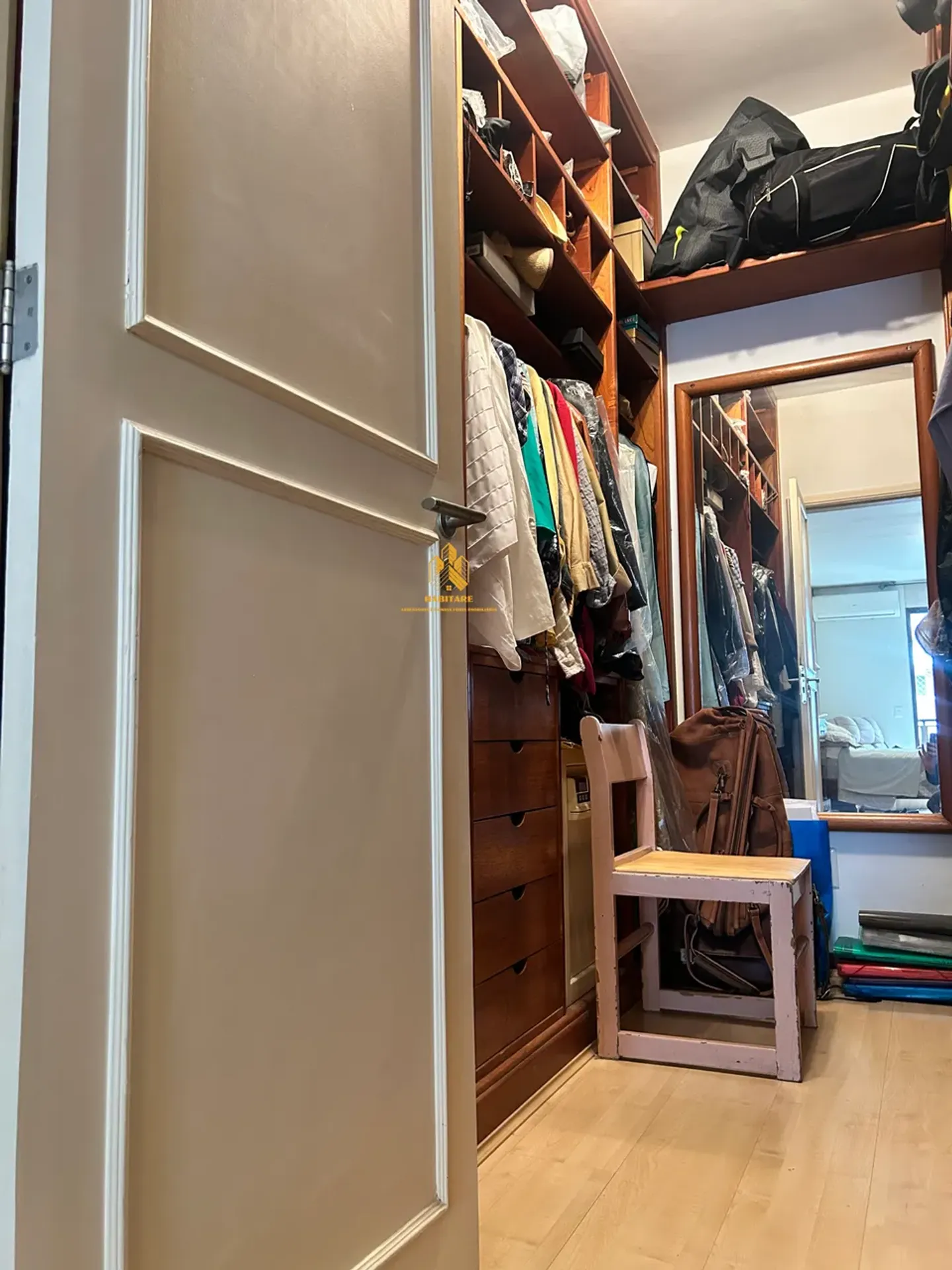 Furnished 3-bedroom apartment with 275 m² on the 4th floor — photo 17