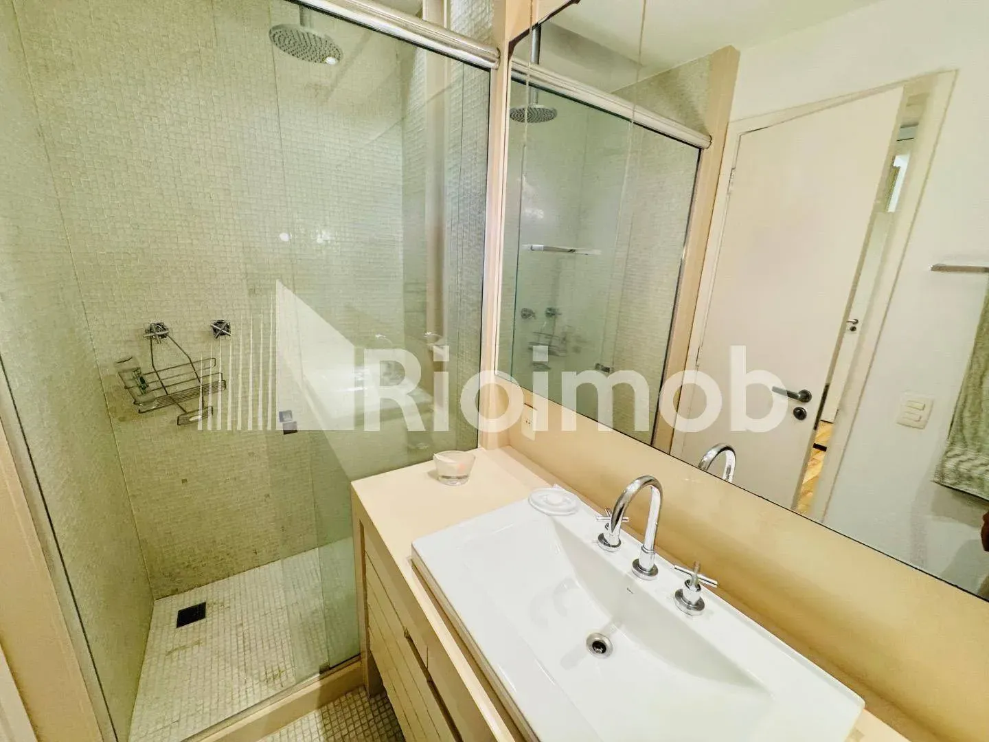 Unfurnished apartment with 5 bedrooms and 5 bathrooms — photo 16