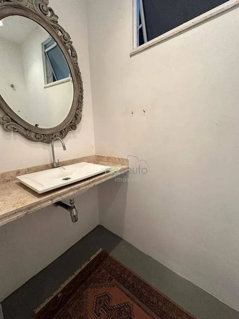Casa com 5 quartos, 990 m² e 2 vagas, perto das janelas — photo 40