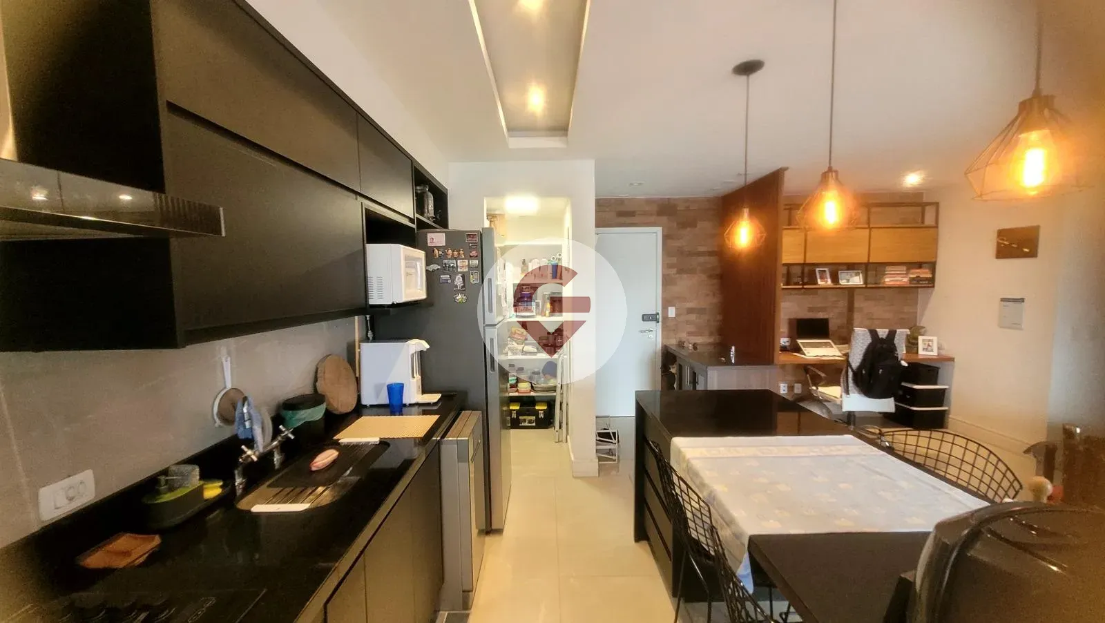 Departamento de 1 dormitorio con balcón cerrado con vidrio — photo 27