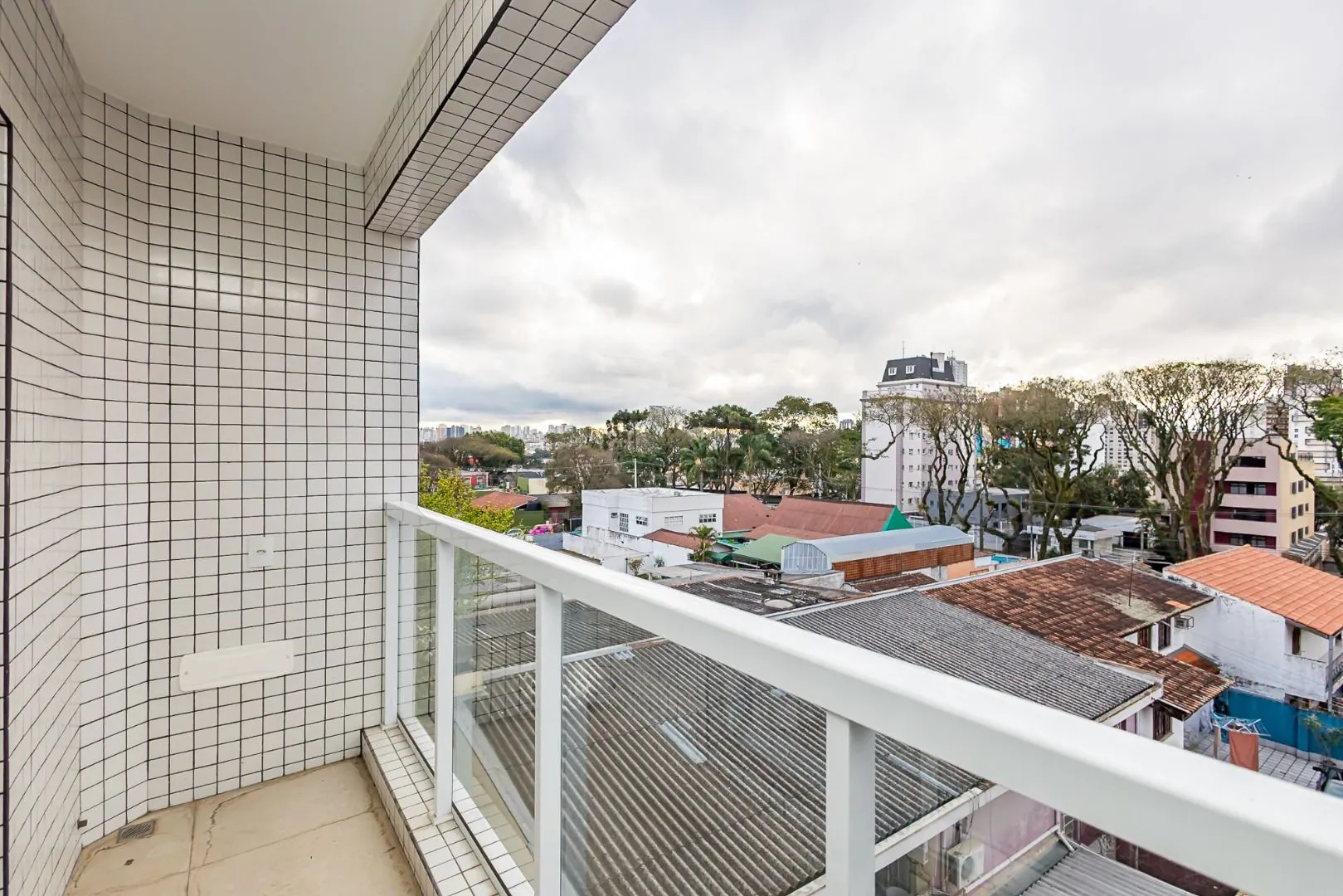 Furnished 2-bedroom apartment with 1 parking space — photo 18