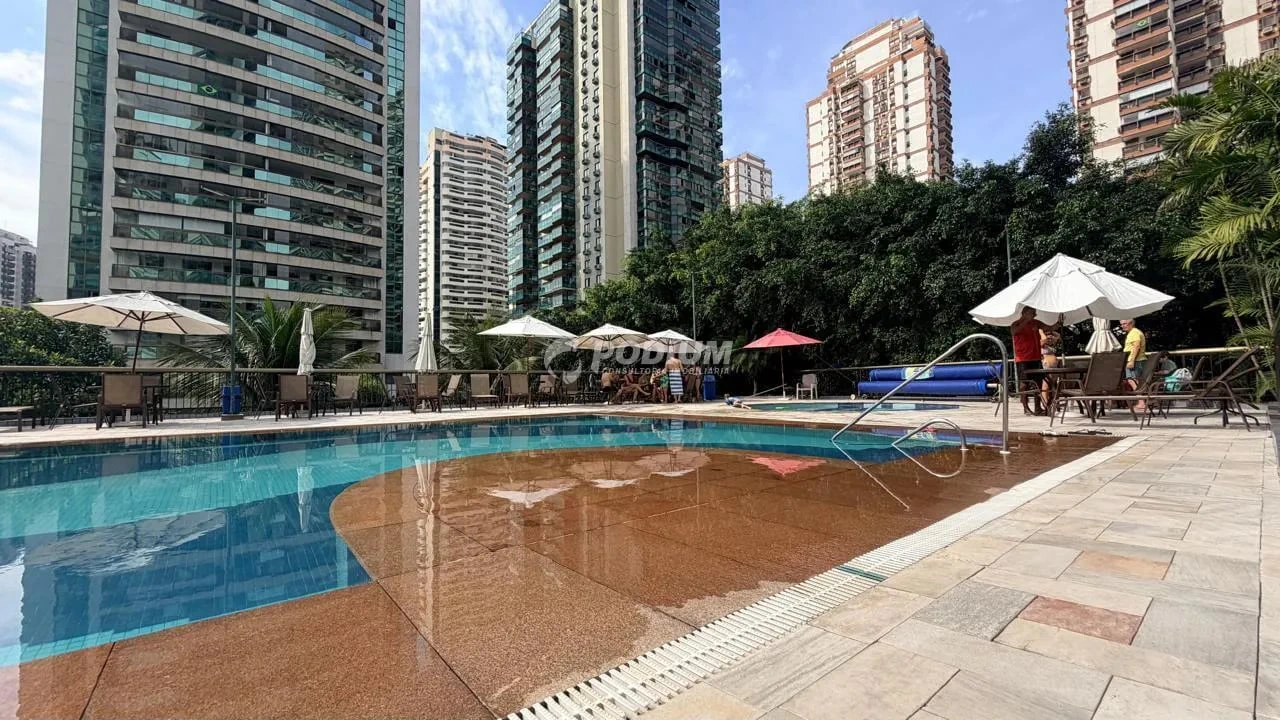 Квартира 140 м² с застеклённым балконом и видом на воду — photo 9