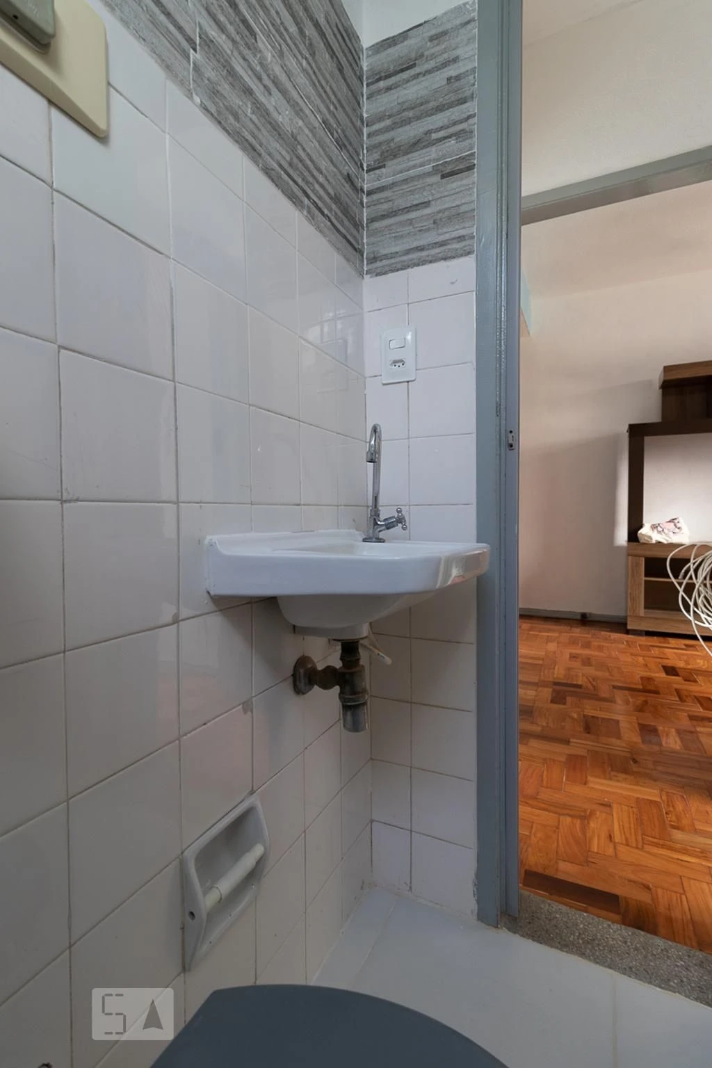 1 quarto e piso de madeira ou laminado: apartamento de 60 m² — photo 2
