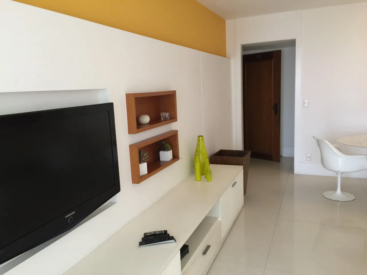 Furnished apartment with 2 bedrooms and open kitchen — photo 18
