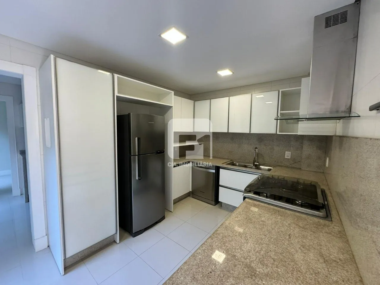 Furnished house with 7 bedrooms and a real desk — photo 32