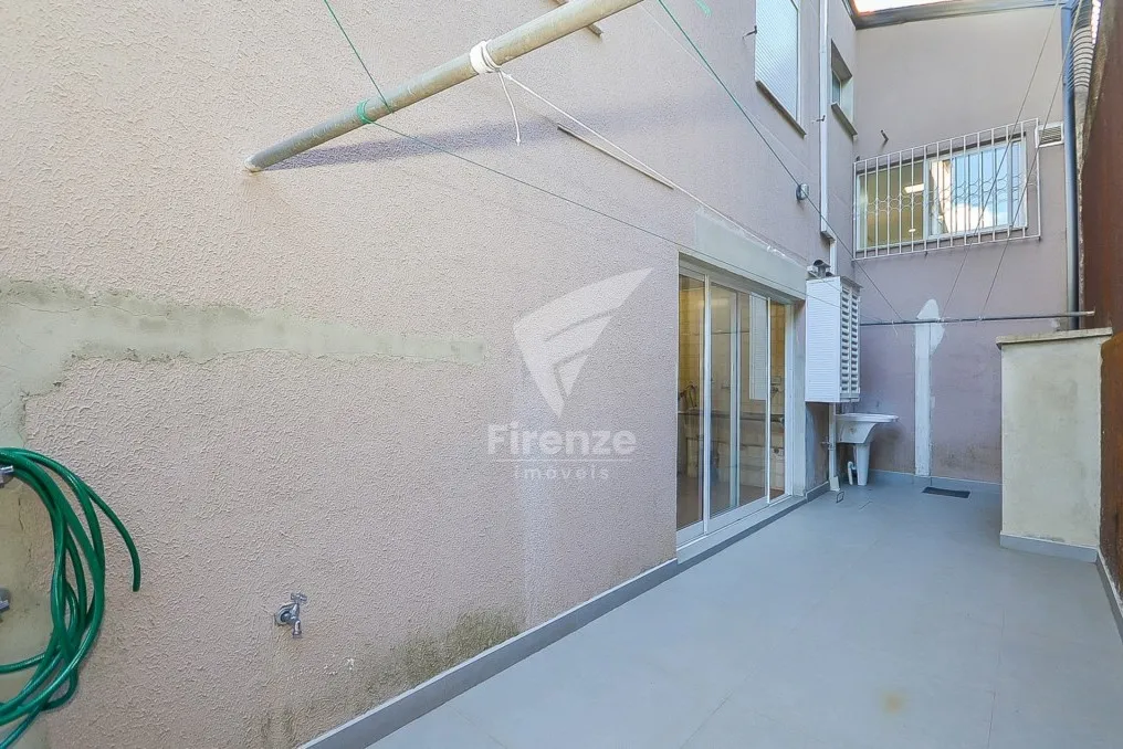 424 m² house with 3 en-suite bedrooms and 4 parking spots — photo 76