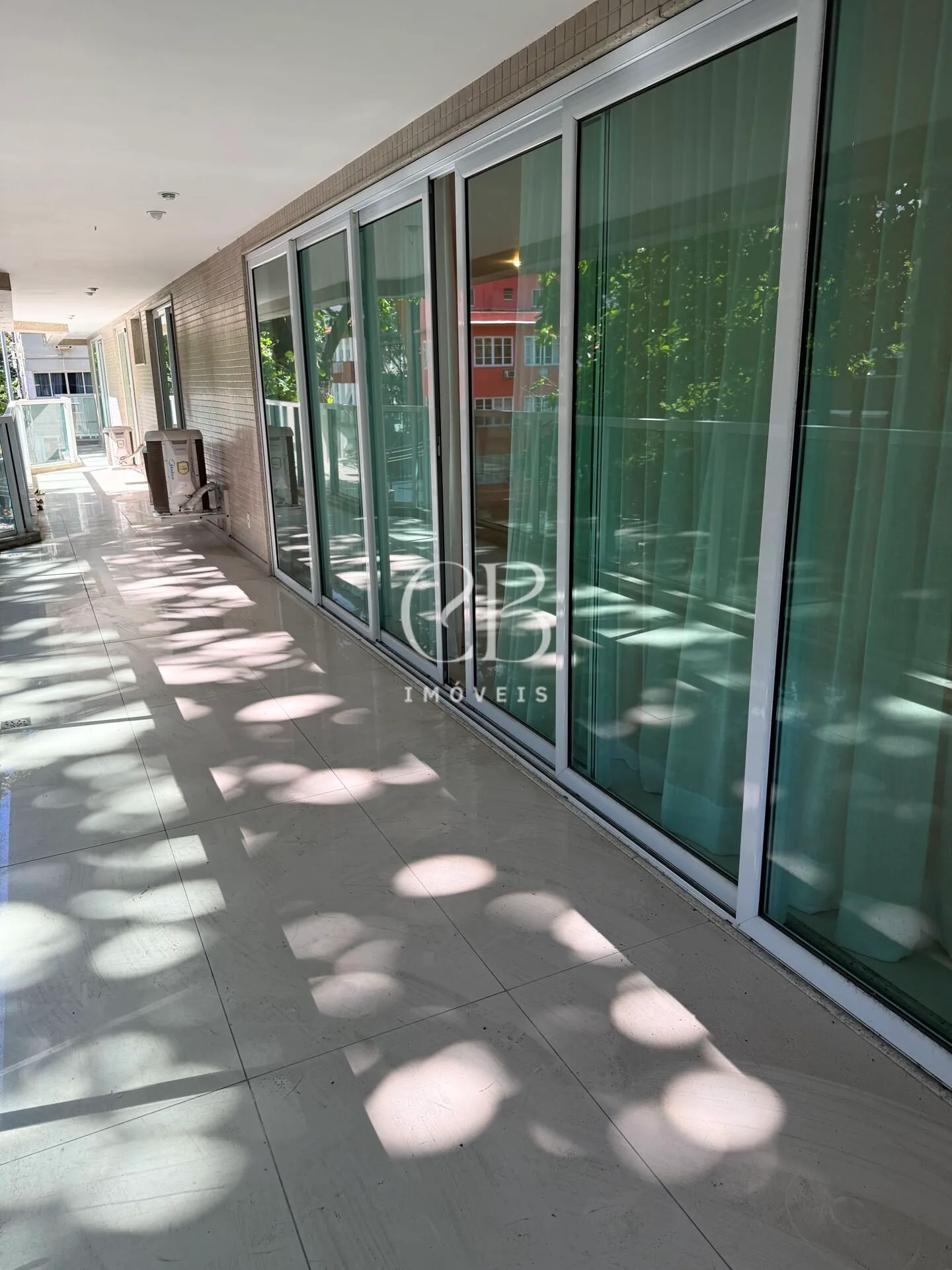 Apartment with 4 bedrooms and a balcony in great condition — photo 7