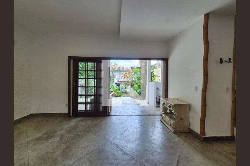 Casa de 3 quartos com 2 vagas e pets permitidos — photo 5