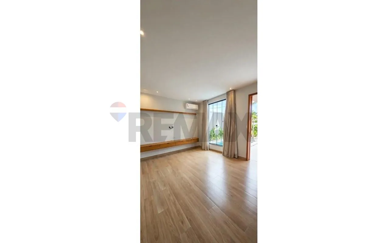 House, 250 m², with floor-to-ceiling windows — photo 5