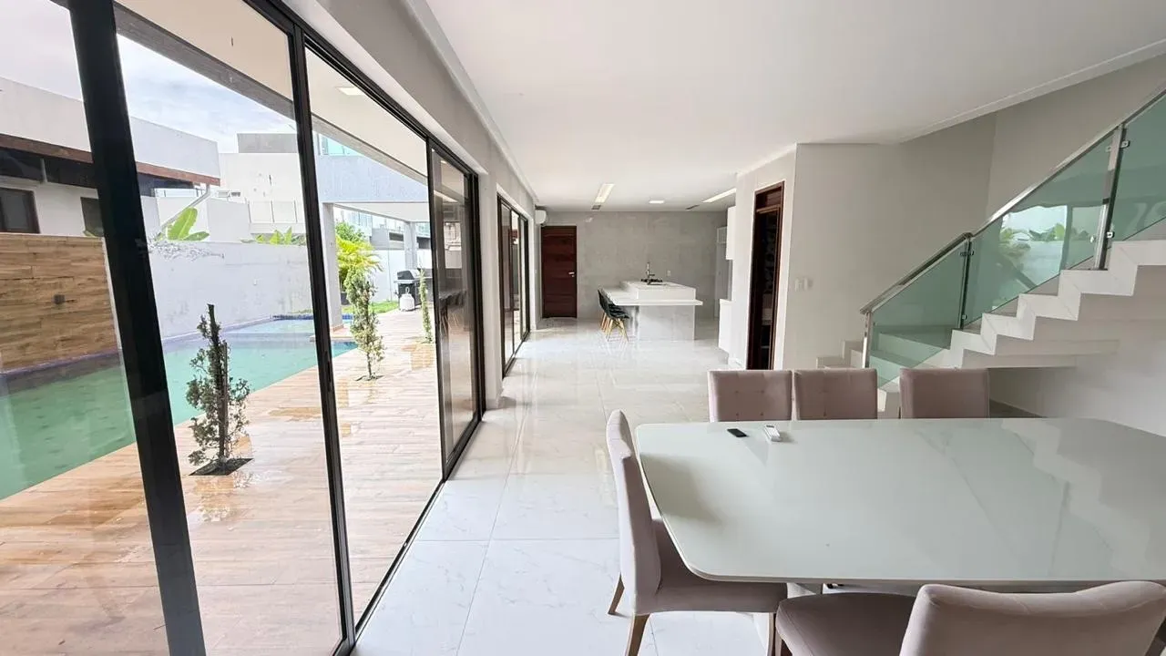 House with 550 m², 5 bedrooms, floor-to-ceiling windows — photo 4