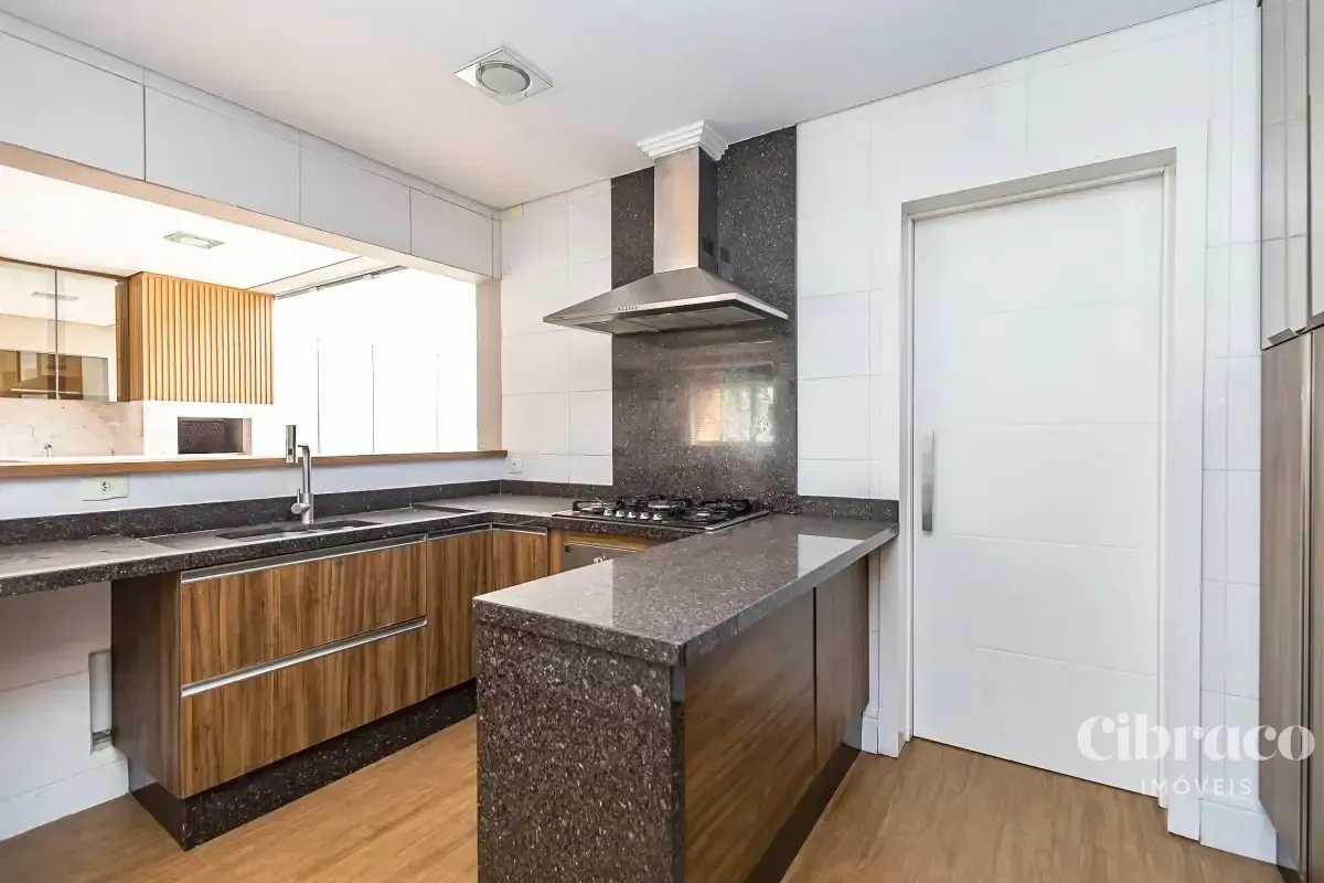 House with 3 bedrooms and a gas-stove open-plan kitchen — photo 15