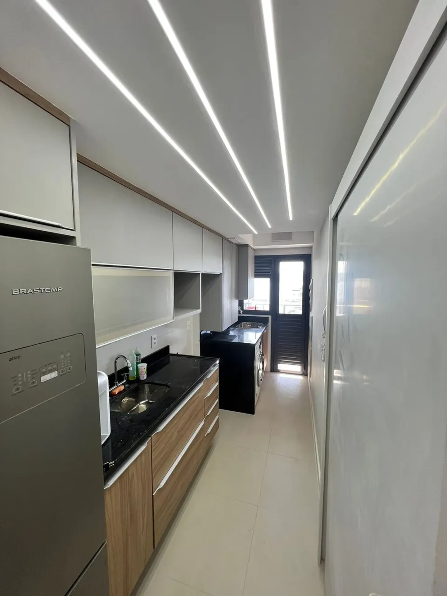 2-bedroom apartment with a water view in Rio de Janeiro — photo 2
