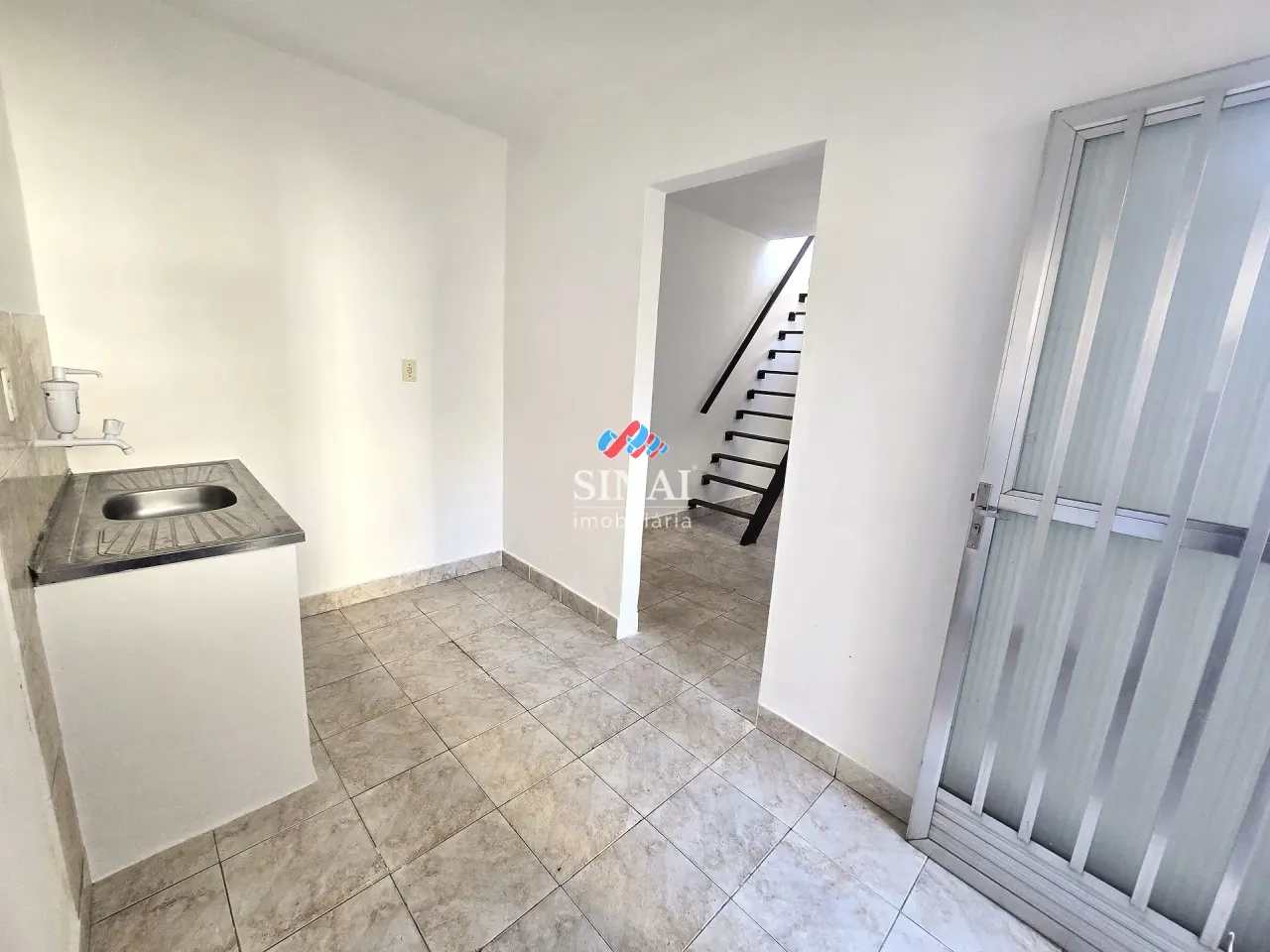 Unfurnished 1-bedroom house with 1 bathroom — photo 6