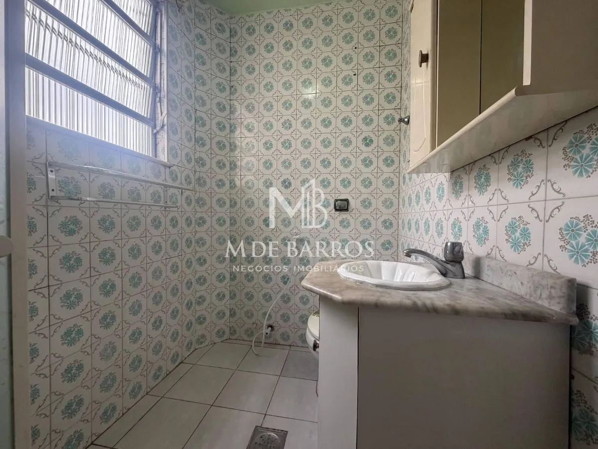 Apartamento de 2 quartos com piso de madeira ou laminado — photo 5