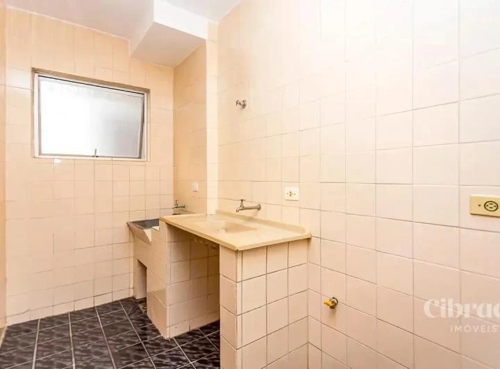 1-bedroom apartment with wood floors — photo 8