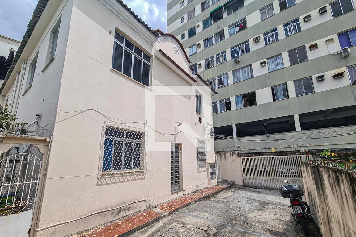 House with 3 bedrooms, 1 bathroom and 1 parking spot — photo 48