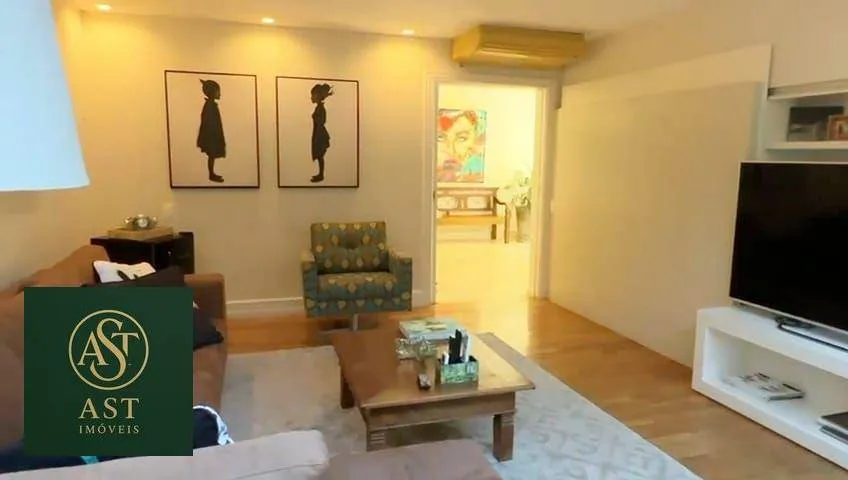 686 m² house with floor-to-ceiling windows and a bathtub — photo 28