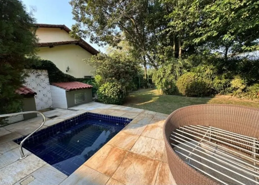 House with 5 bedrooms and 4 bathrooms, 647 m² — photo 39