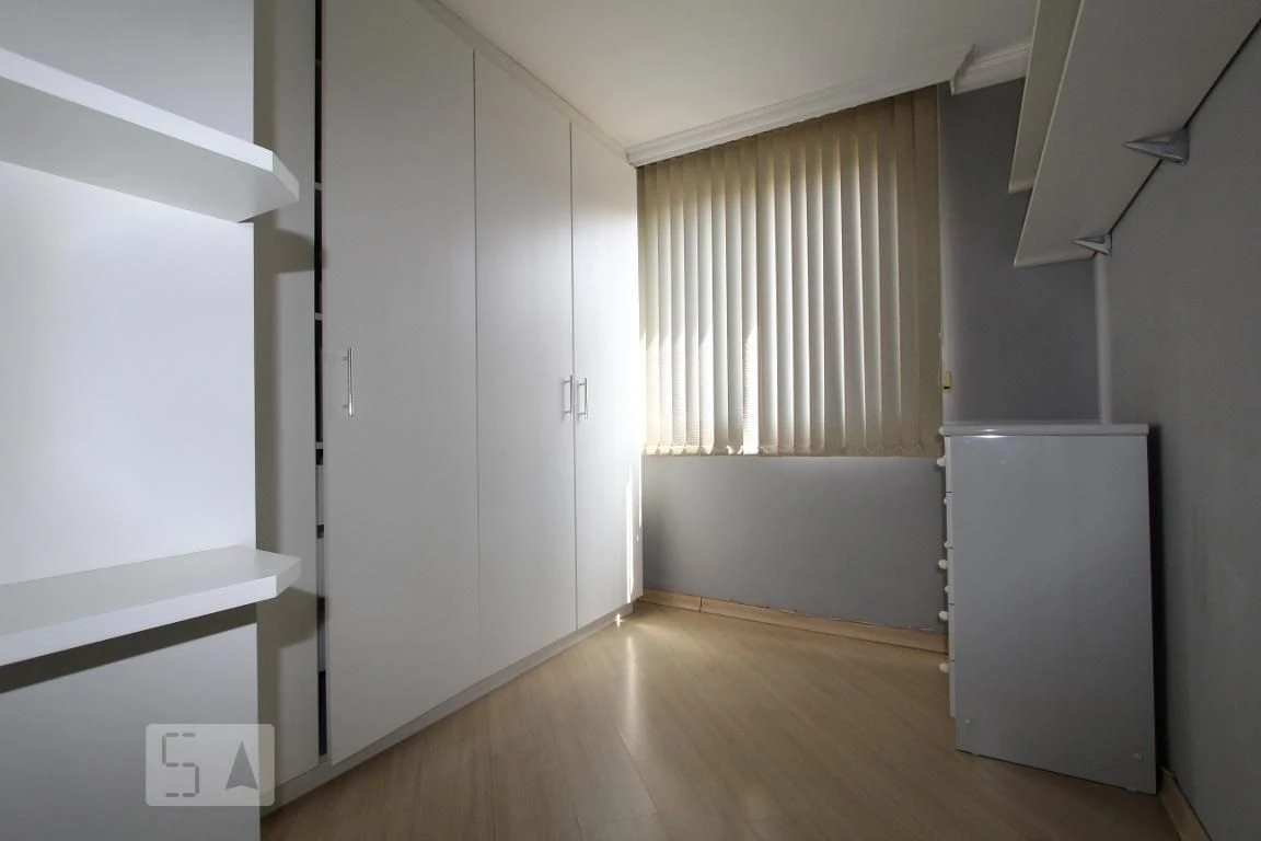 2-bedroom apartment with a bathtub — photo 12