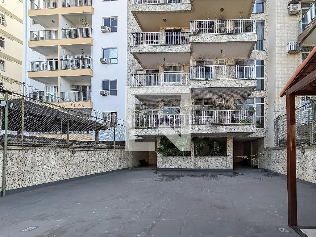 3-bedroom apartment with a mountain view in Rio de Janeiro — photo 14