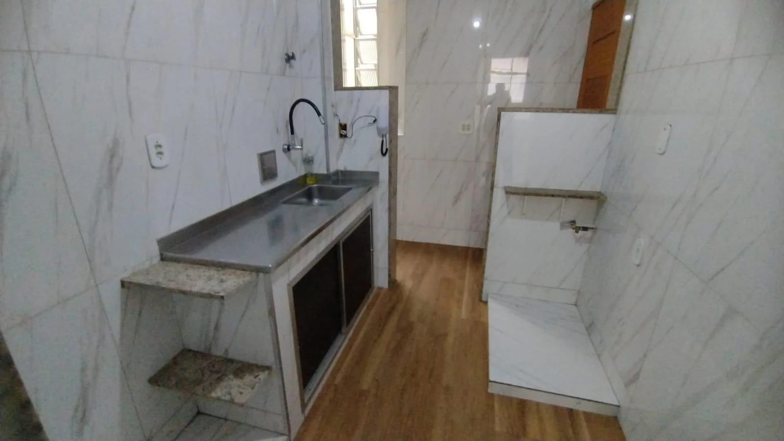 Apartamento para alugar com 2 quartos e 1 banheiro