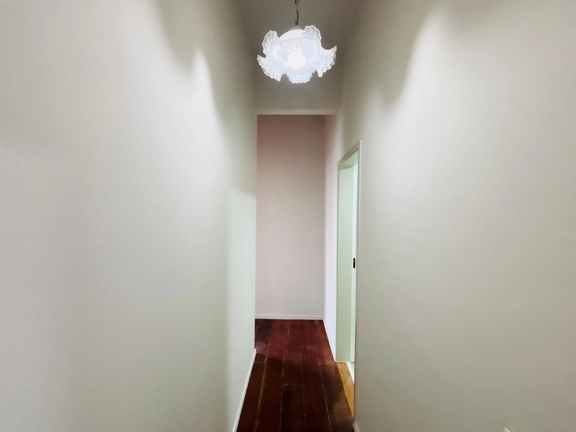 Apartment, 92 m², with wood or laminate floors — photo 43