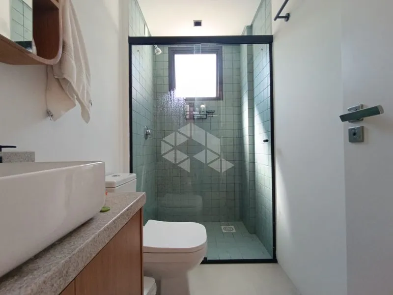 Apartamento amueblado de 2 habitaciones con jardín privado — photo 21