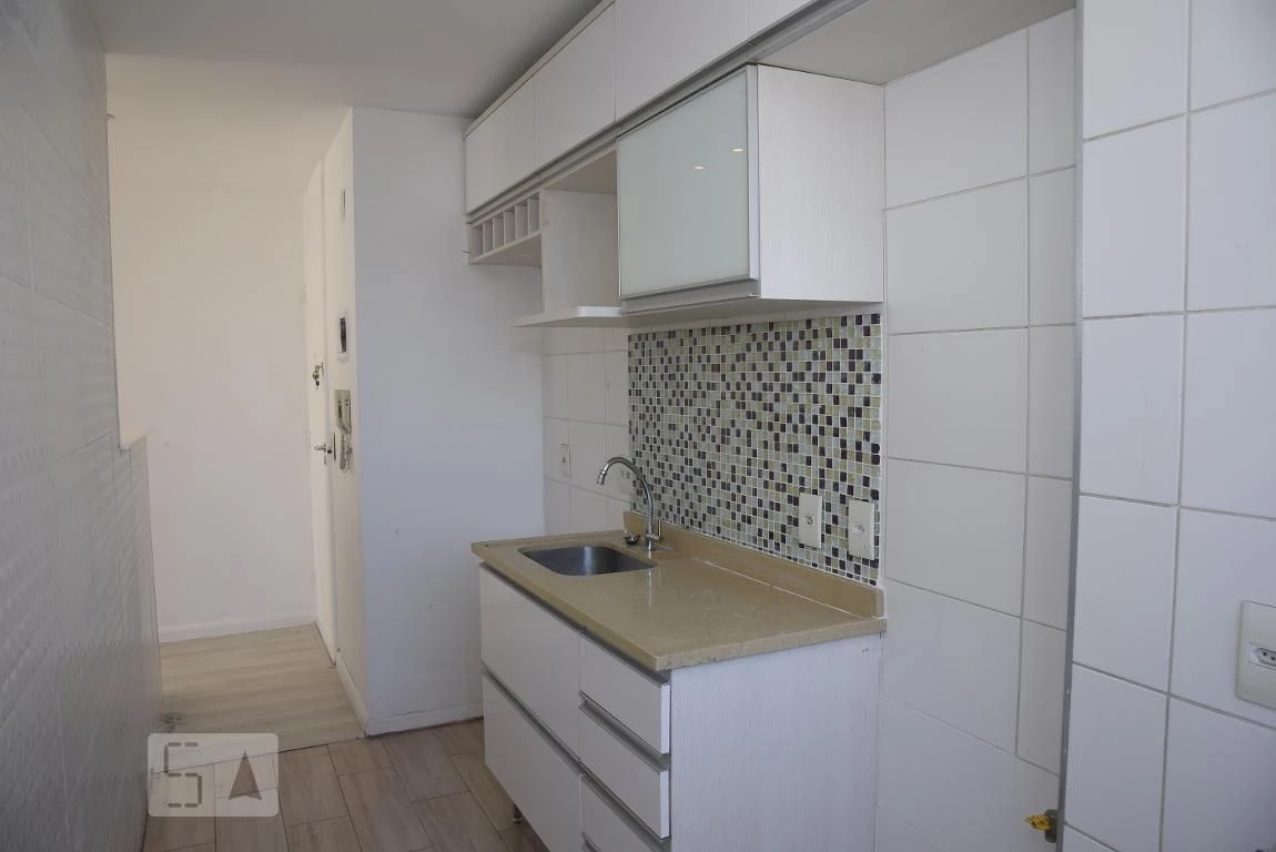 Wood or laminate floors in a 2-bedroom apartment, 48 m² — photo 18