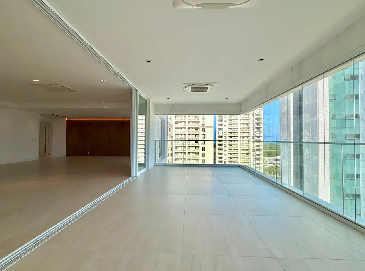 266 m² apartment with 3 bedrooms and an open kitchen — photo 13