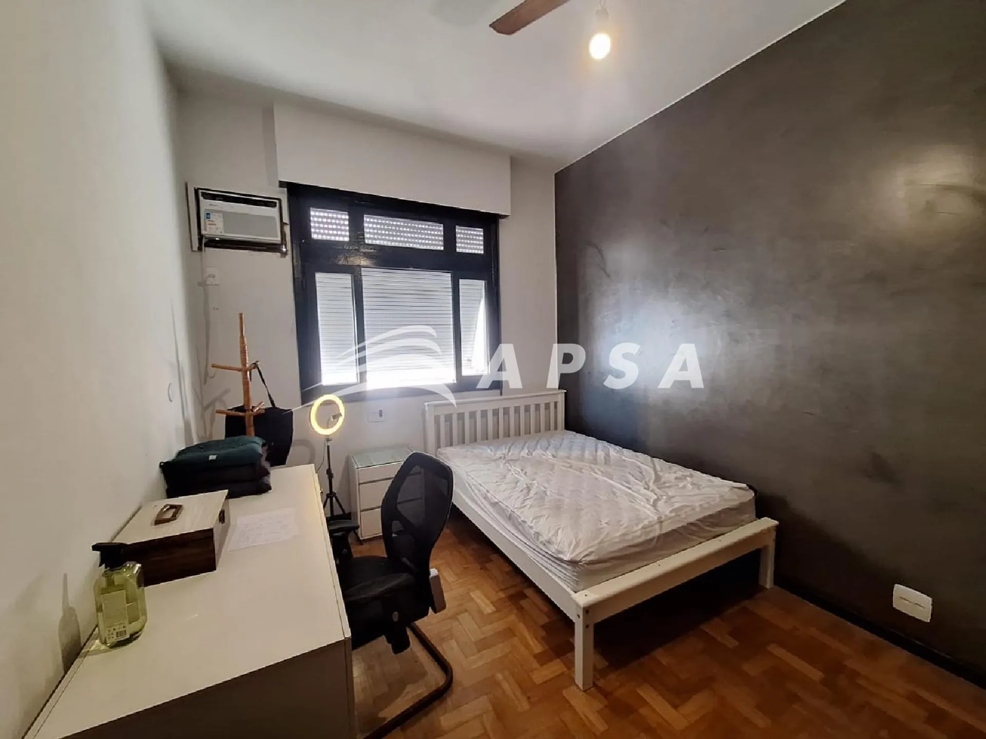 Furnished 210 m² apartment with 3 bedrooms and suite — photo 14