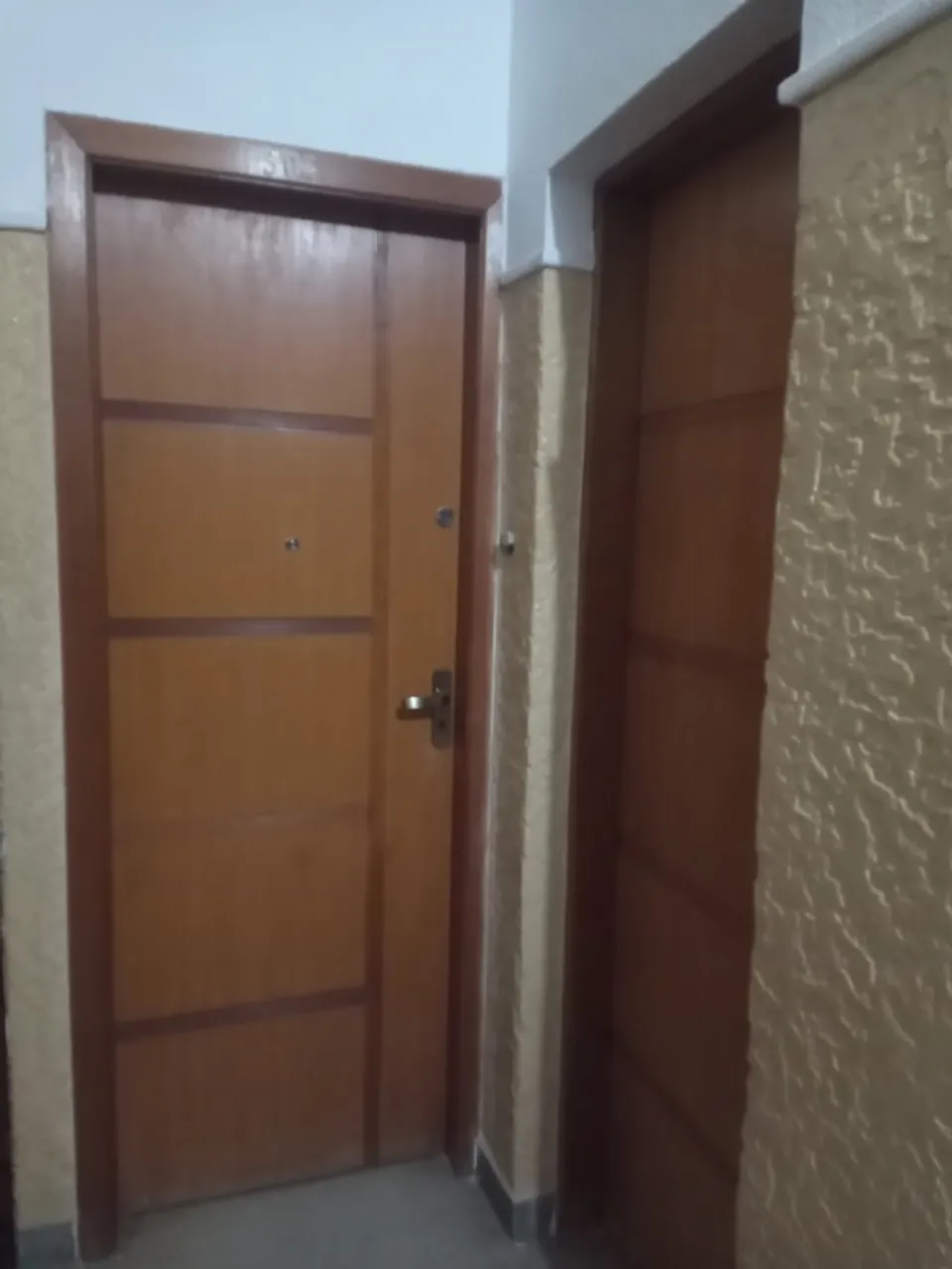 Unfurnished apartment with 2 bedrooms and a home office — photo 17