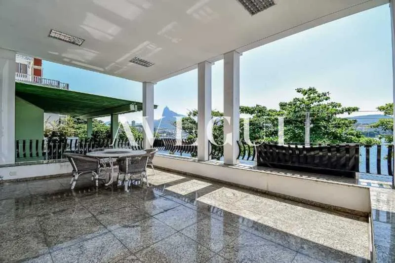 Furnished 4-bedroom house with 5 bathrooms — photo 15