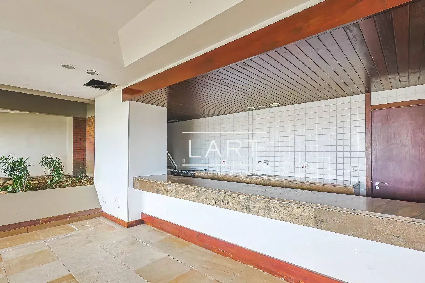 3-bedroom apartment with glassed-in balcony and 160 m² — photo 43