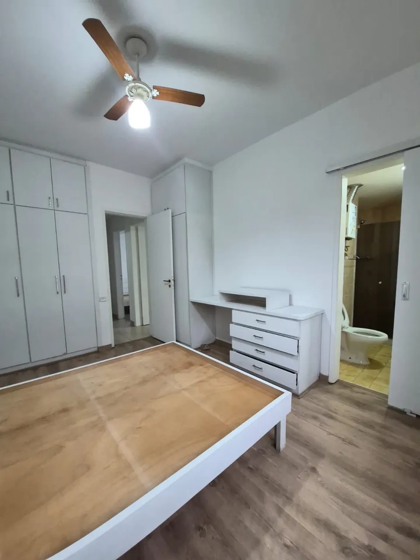 Home office in a 3-bedroom apartment, 140 m² — photo 4