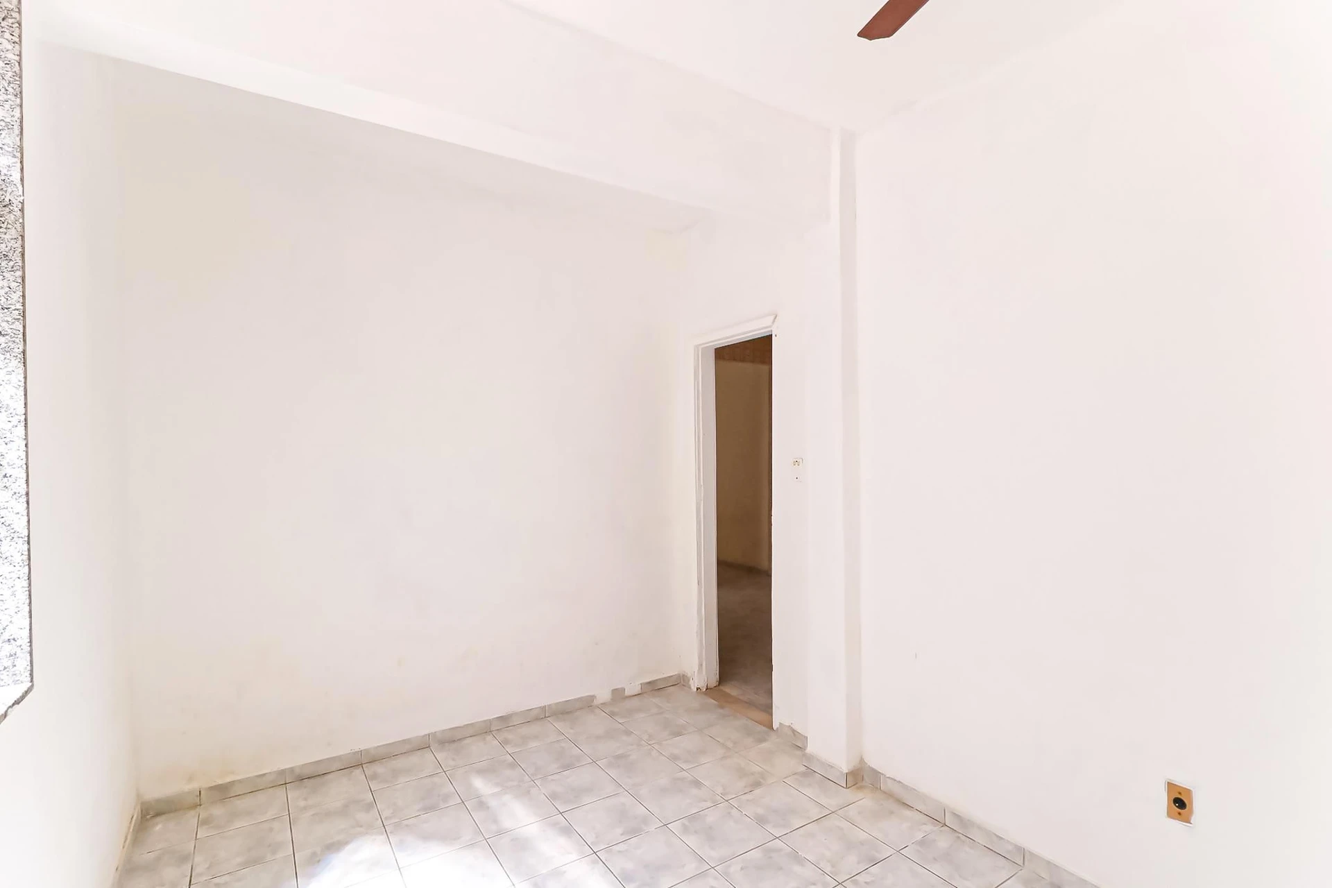 Rental apartment with 2 bedrooms and 1 bathroom — photo 28