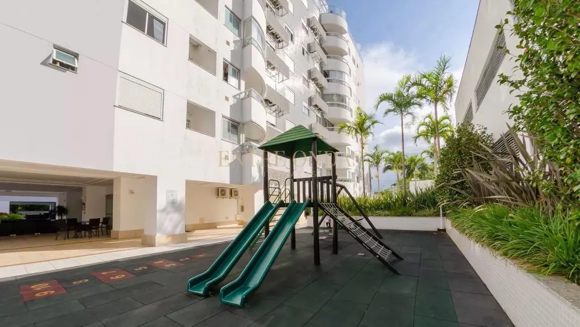 Apartment, 90 m², with a glass-enclosed balcony — photo 30