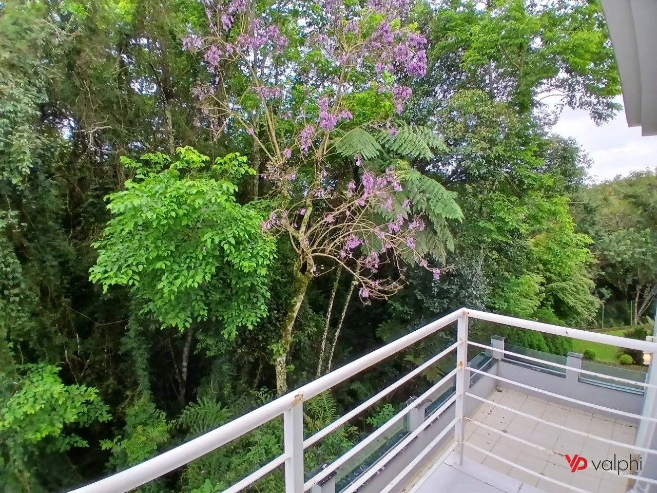4-bedroom house with a grill on the balcony — photo 45
