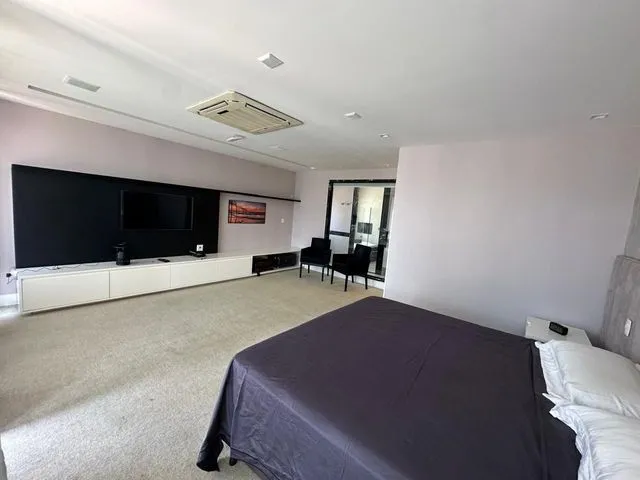 Condo house with 4 bedrooms and 5 bathrooms — photo 2