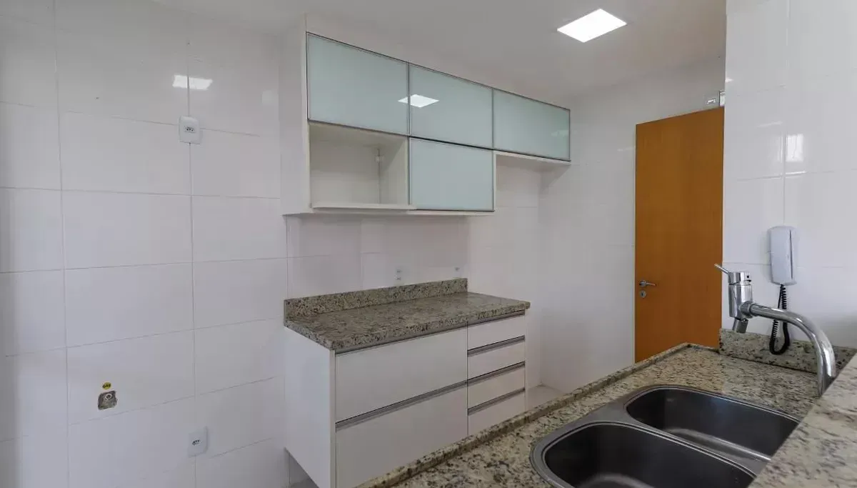 Private pool in a 4-bedroom house, 220 m² — photo 2