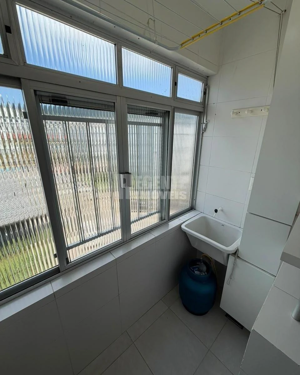 Apartment, 65 m², with wood or laminate floors — photo 4